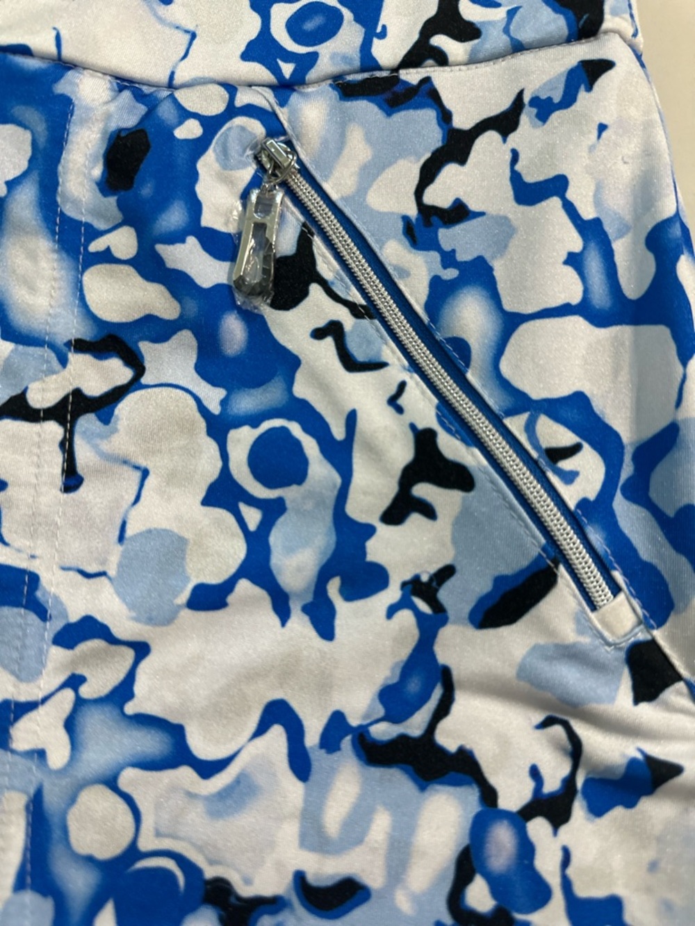jamie sadock White and Blue Print Mini Skirt Size M - Picture 5 of 11